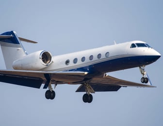 Gulfstream business jet on approach rx sq